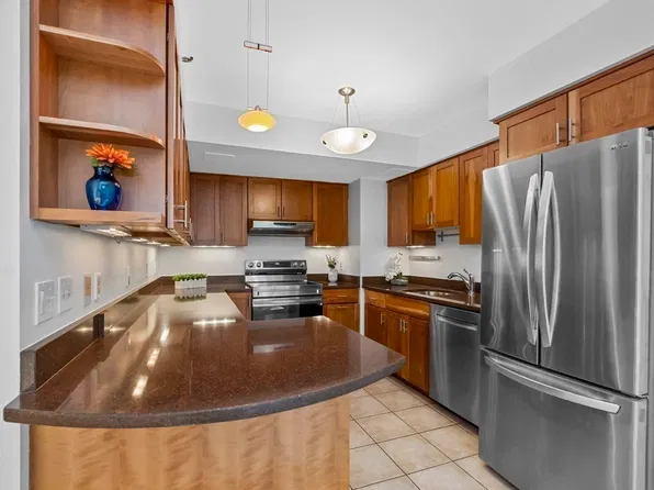 1731 Beacon St APT 202, Brookline, MA 02445