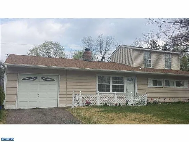 66 Idlewild Rd photo 1