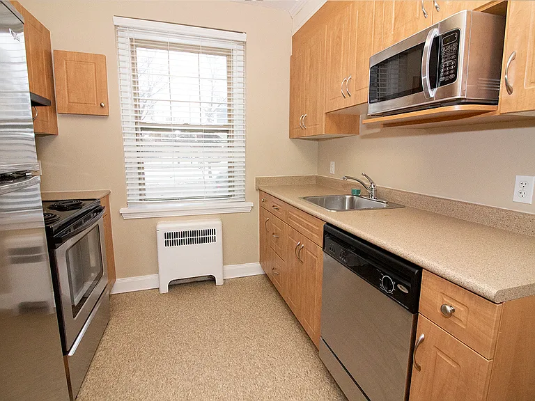 250 Broadway Ave #2 — Photo 6