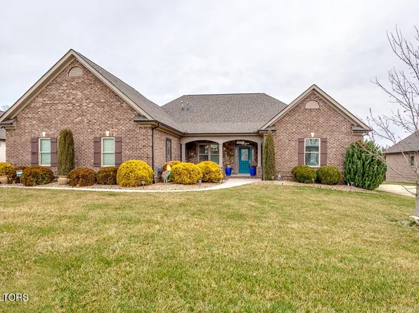 1700 Fieldstone Dr, Lenoir City, TN 37772