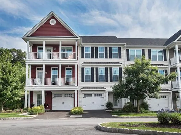 94 Warrington Round, Danbury, CT 06810