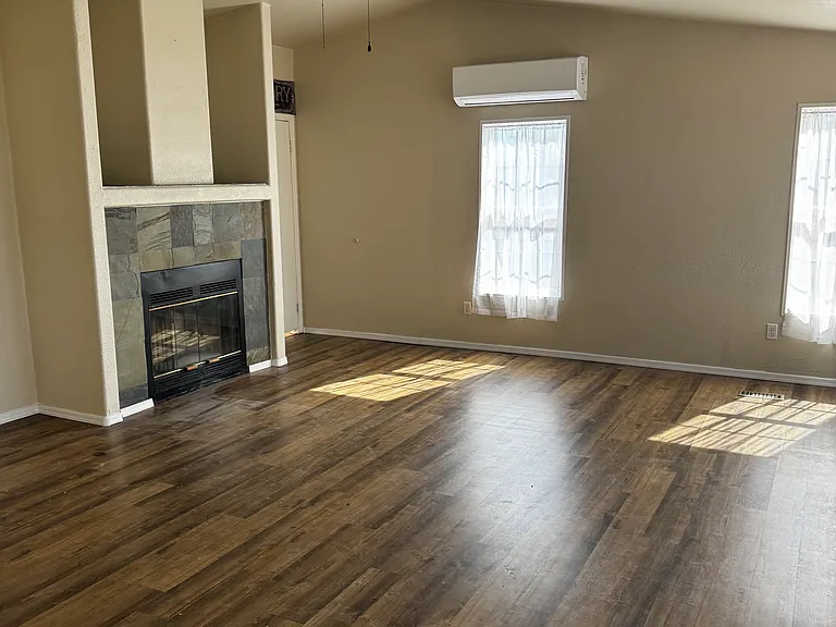2035 W Road 4 N #1/2 — Photo 3