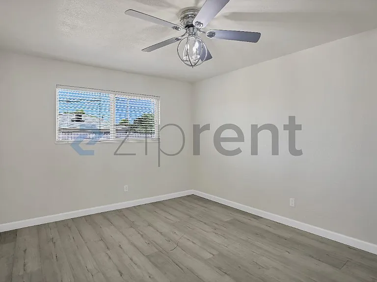 3097 W Sussex Way — Photo 4