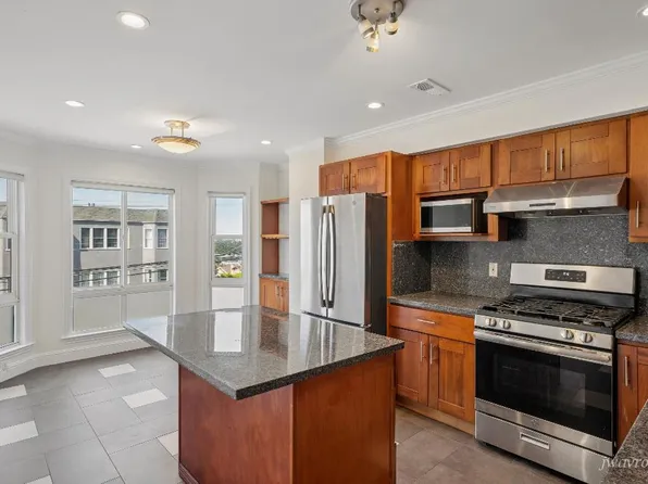 1219 Kirkham St APT B, San Francisco, CA 94122