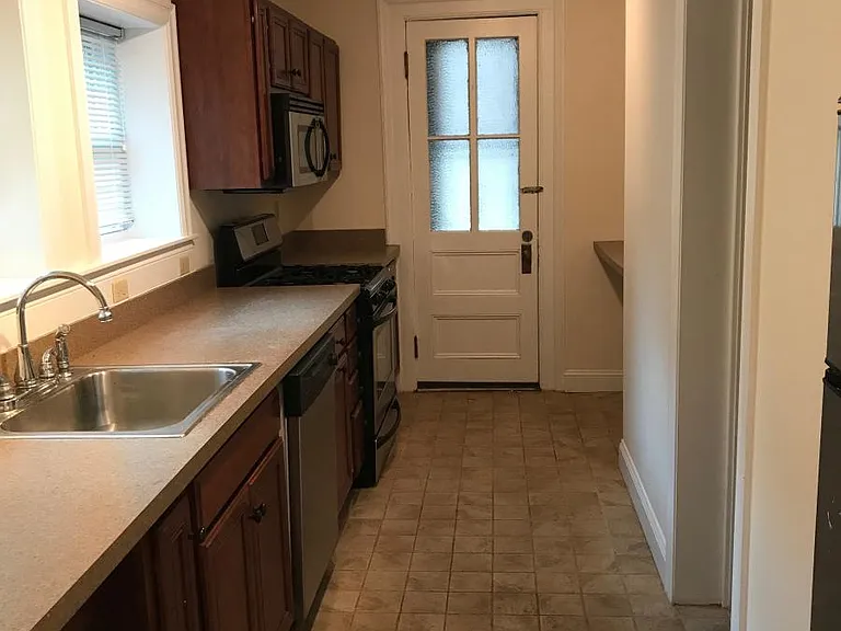 329 State St #1 — Photo 4