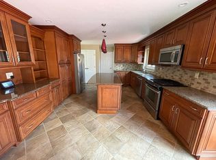 2 Vanderbilt Ct, Flemington, NJ 08822