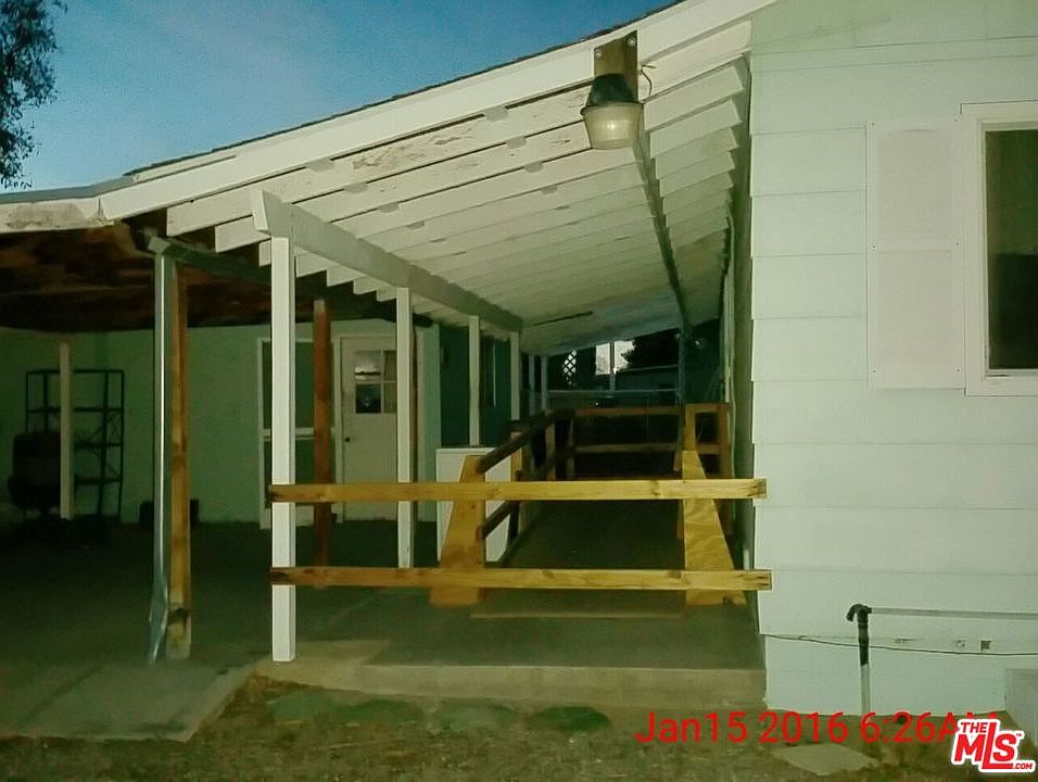 2nd image of 1552 N Thorn St