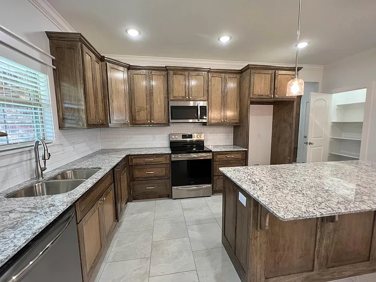 925 Sugar Pine St — Photo 11