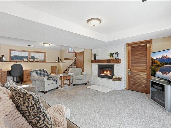3rd image of 1828 Oak Ridge Dr