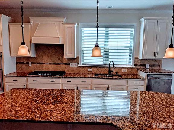 5th image of 1304 Bloomsbury Manor Dr