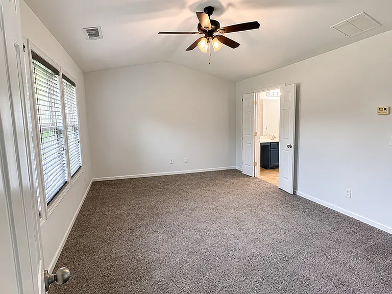 4922 Sherwood Way — Photo 3