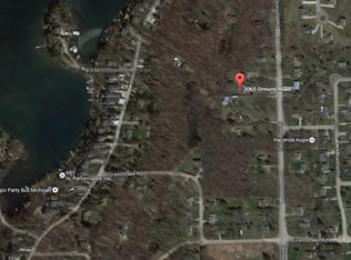 3065 Ormond Rd, White Lake, MI 48383