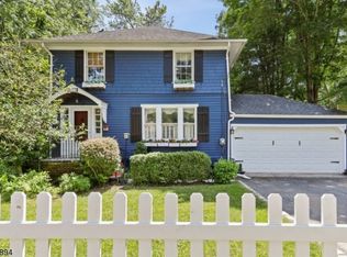 32 Village Rd, New Vernon, NJ 07976