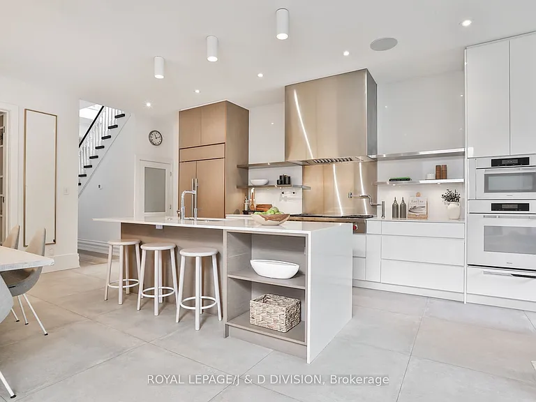 426 Ontario St — Photo 12