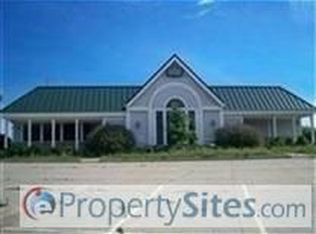 921 Maple Hill Rd, Bloomington, IL 61705