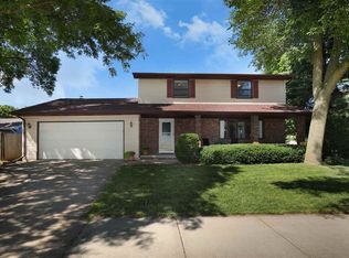 1624 W Cloverdale Dr, Appleton, WI 54914