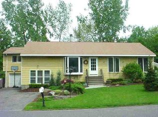 10 Chesebro Dr, Schenectady, NY 12309