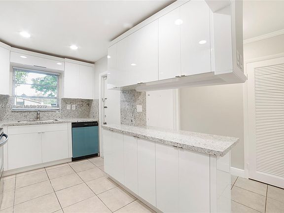 2nd image of 13726 Kendale Lakes Dr