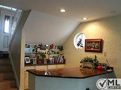 3 bed, 2.5 bath, 2295 sqft, $3,000 — Photo 4