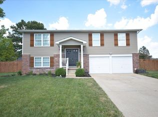 17 Chip Dr, O'Fallon, MO 63366