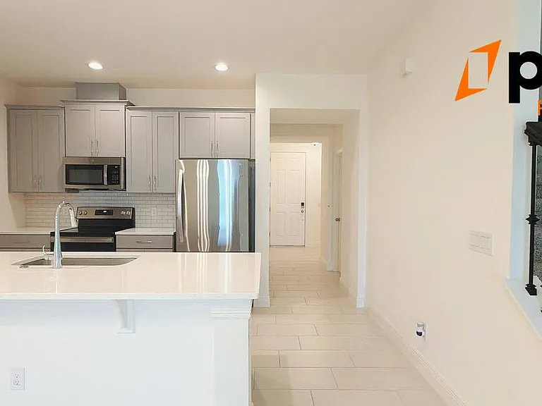 7896 Syracuse Dr — Photo 8