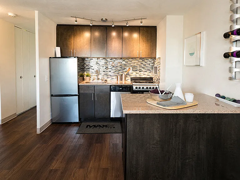 Baker Tower Apartments — Photo 5