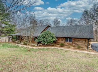 159 Pinewood Ln, Troutville, VA 24175