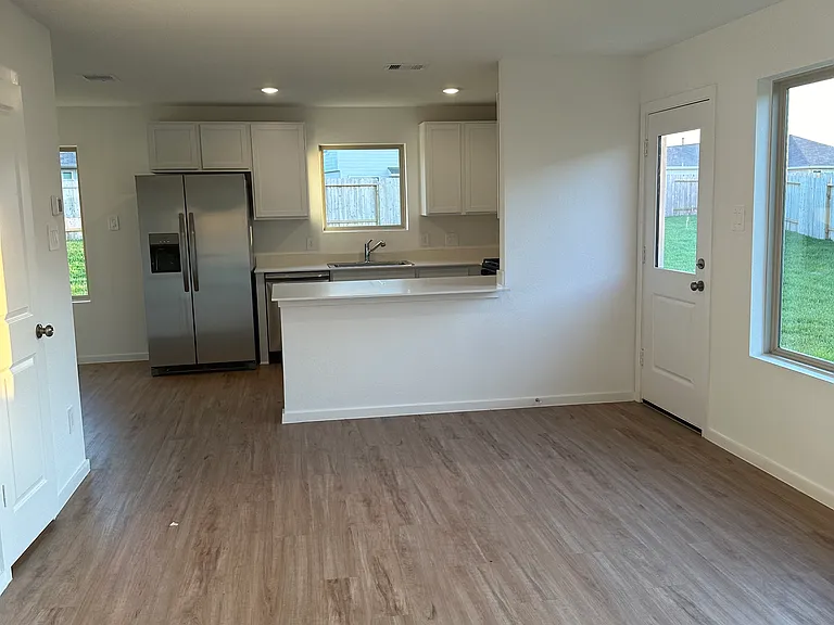 1546 San Sebastian Dr — Photo 15