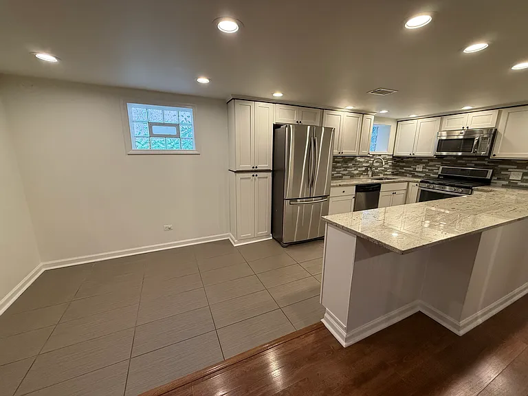 3528 N Neva Ave — Photo 5