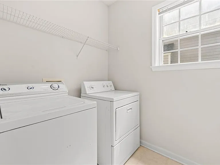 2704 Regent Walk Dr — Photo 19