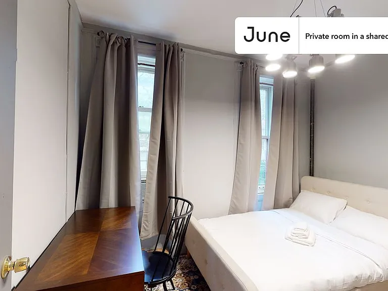 336 W 47th St #2C — Photo 1