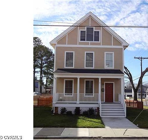 1st image of 225 E 11th St