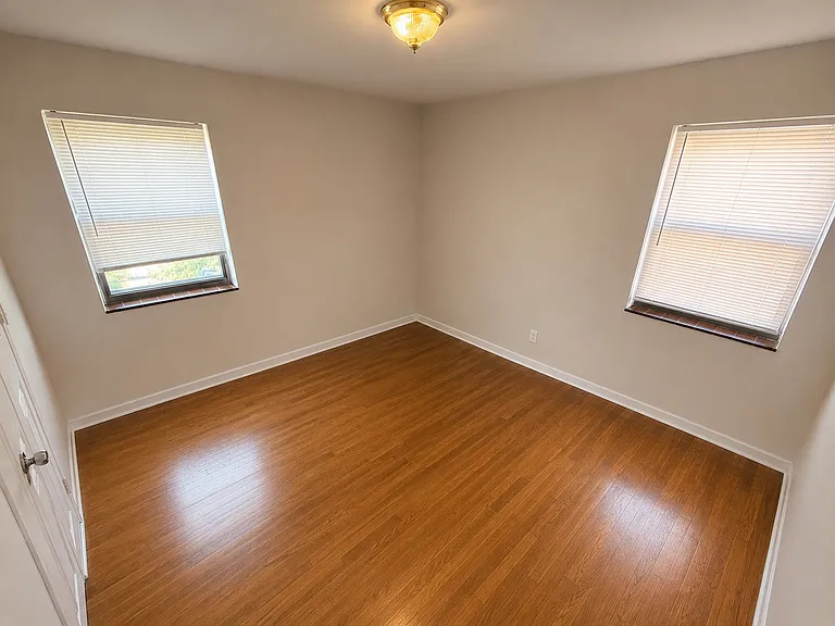 5518 Chippewa St #2W — Photo 5
