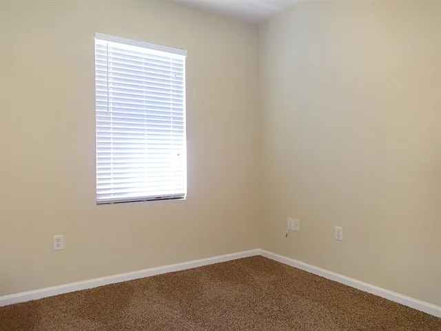 560 Loxley Ct — Photo 13