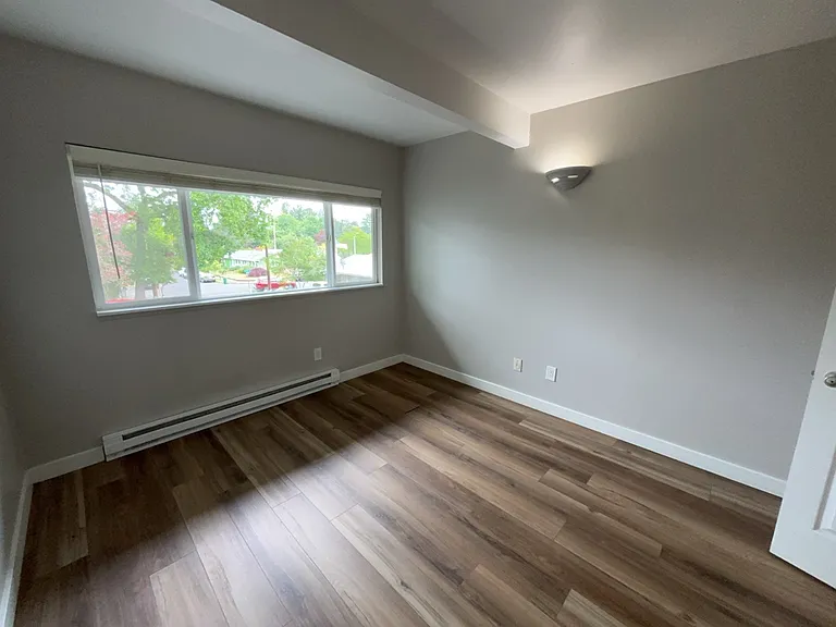Hall Court Apartments — Photo 11