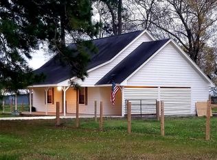 126 Oetken E, Anahuac, TX 77514