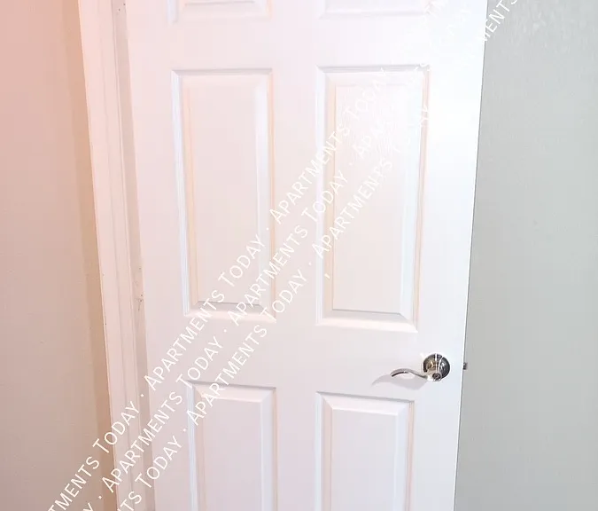 112 S Summit St #11 — Photo 7