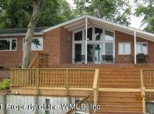 3032 N Riverside Dr, Lanexa, VA 23089