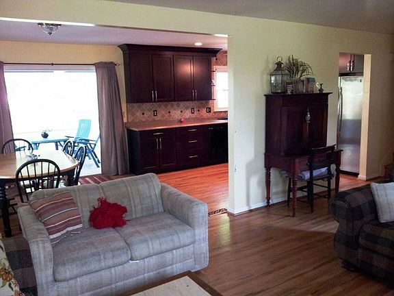 5th image of 714 Edwards Dr