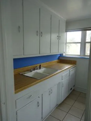 4 Places - 260.5 Holman Ave — Photo 1