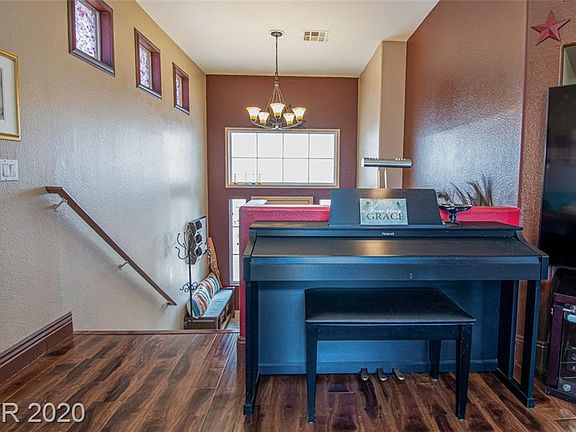 3rd image of 1054 Dancing Vines Ave