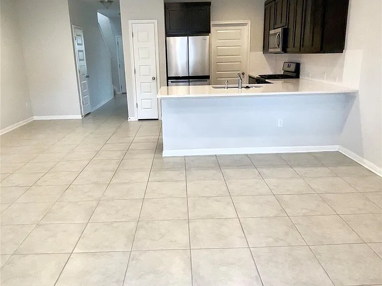 1725 Fountain Bridge Dr — Photo 9