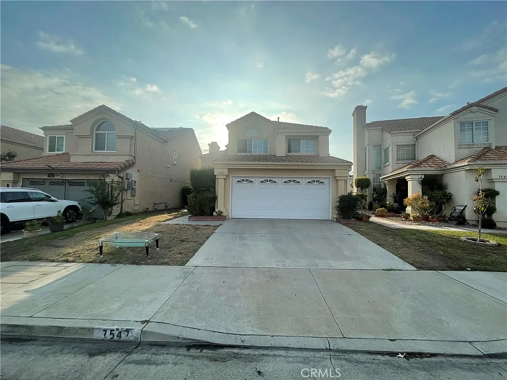 4 bed, 1987 sqft, $4,250 — Photo 2