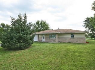 2196 N 1000 East Rd, Assumption, IL 62510