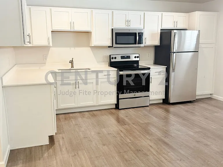 5010 San Jacinto St #201 — Photo 2