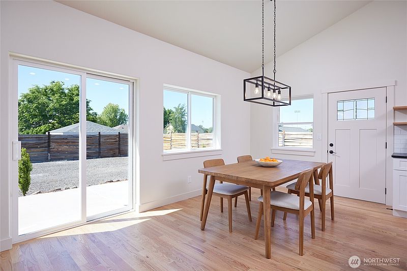 4th image of 2152 Solara Lane