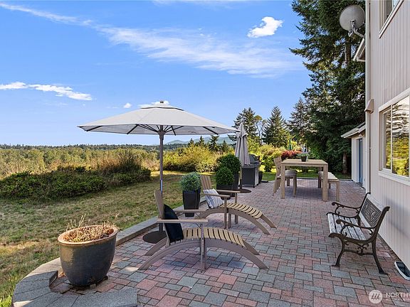 3rd image of 860 Hunt Road