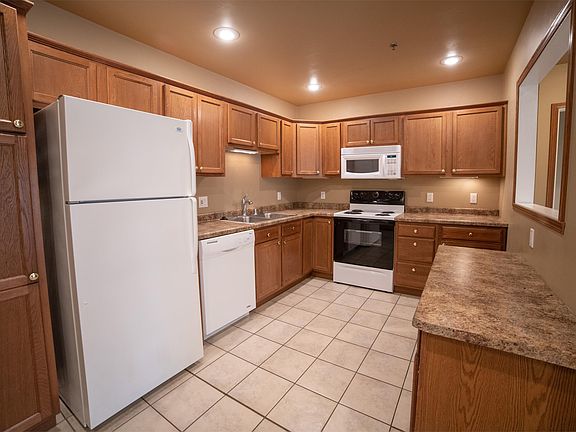 3rd image of 830 E Elm Dr #11364127