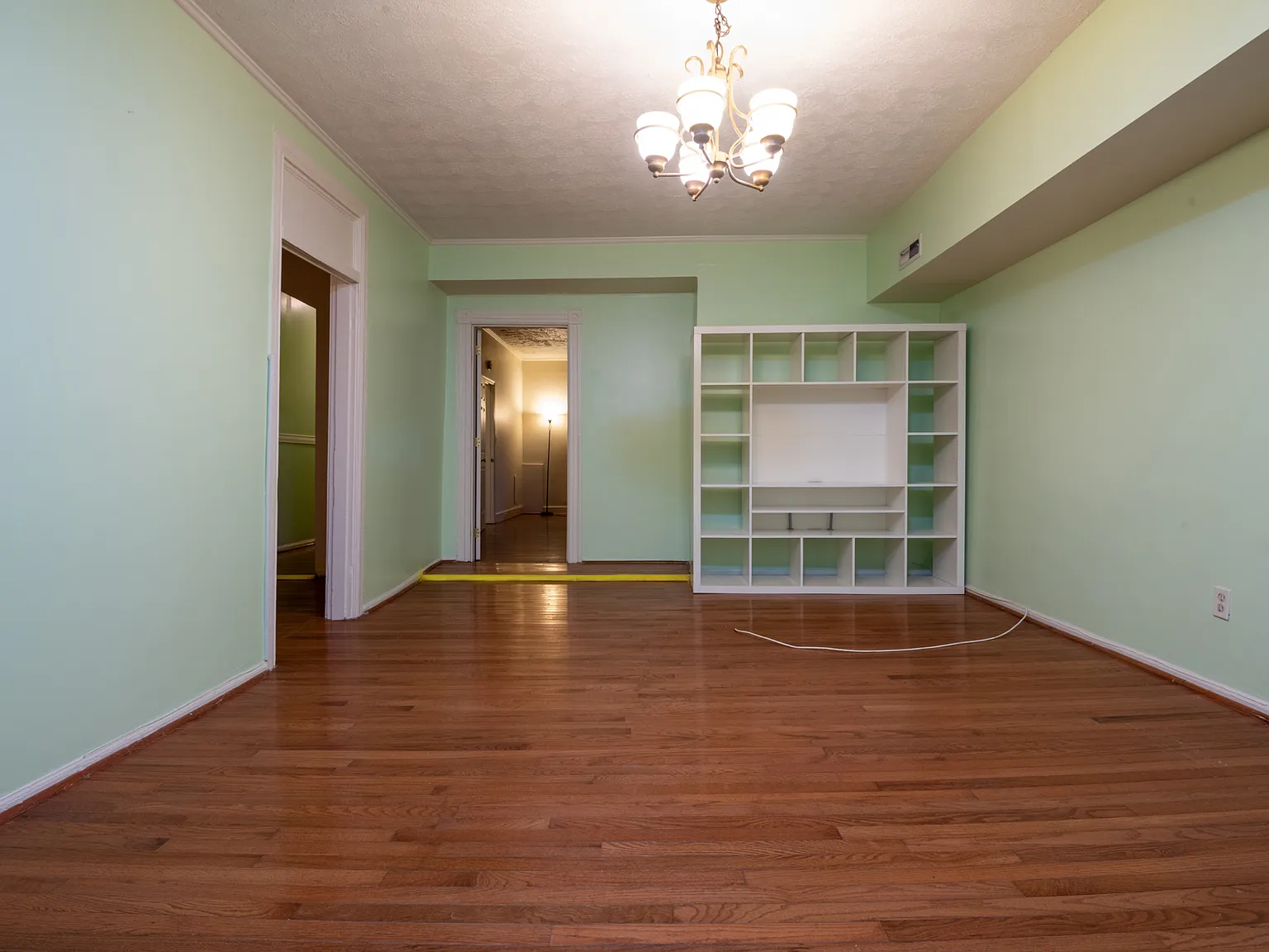 4 bed, 2100 sqft, $3,750 — Photo 2
