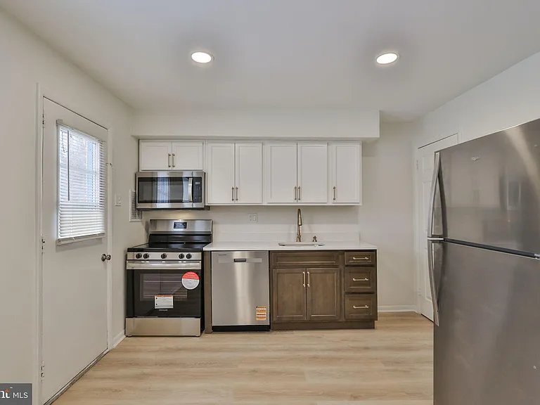 305 S Warminster Rd #B2 — Photo 1